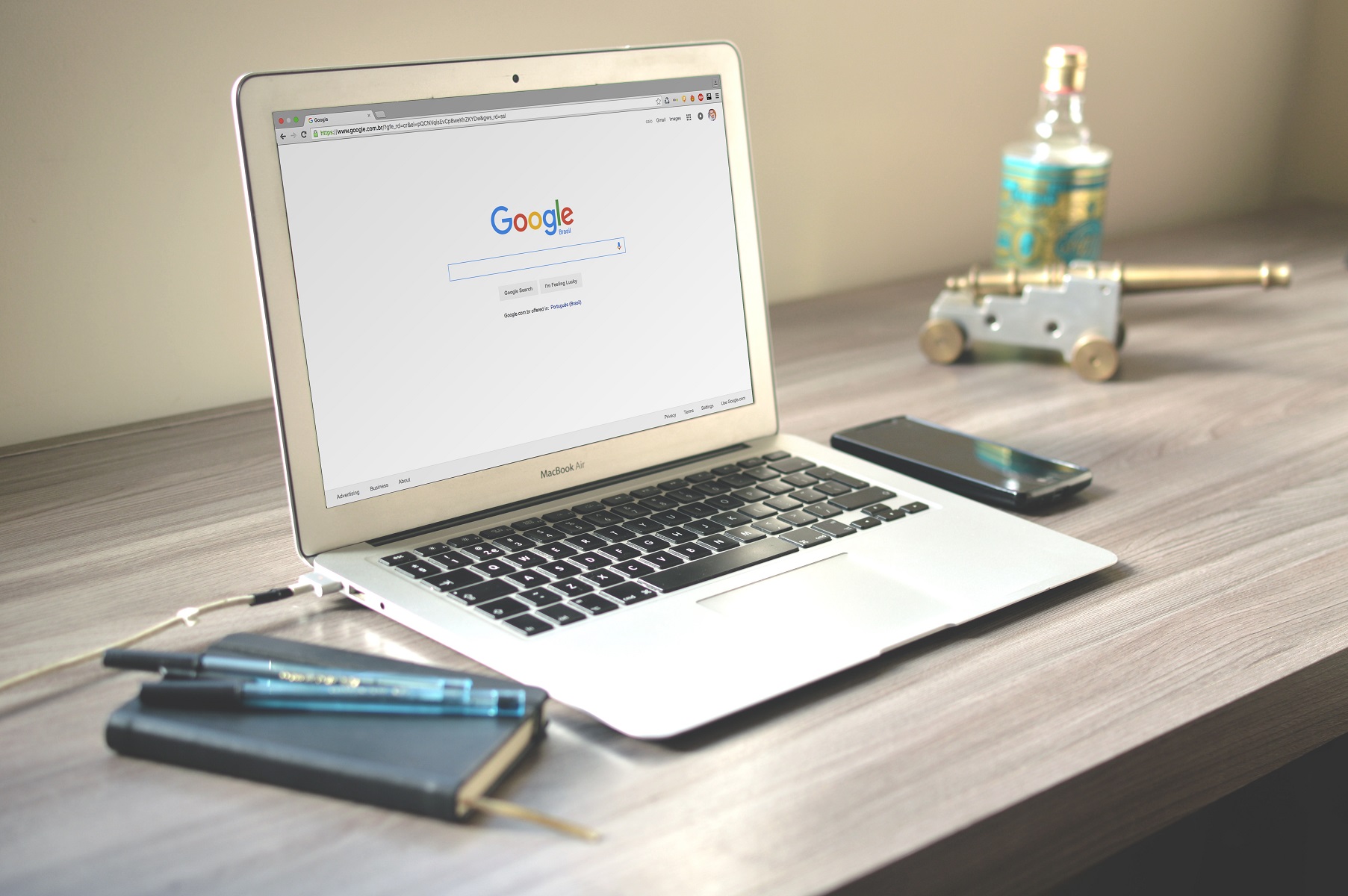 The Mystery of Google Comoog