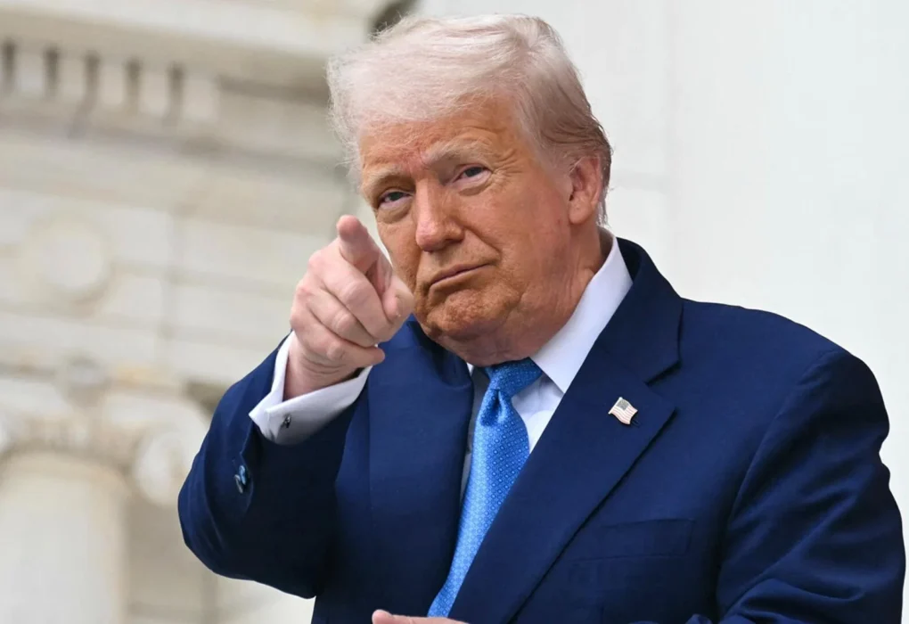 Appeals court temporarily allows Trump tariffs to move ahead