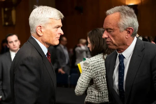 US Senator Cassidy Urges Delay of US Vaccine Meeting