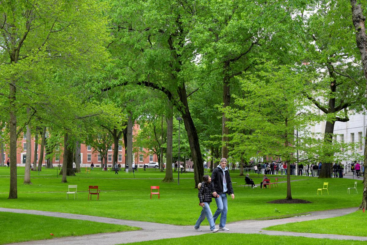 Harvard to Comply With Trump Administration Demand to Turn Over Employment Forms
