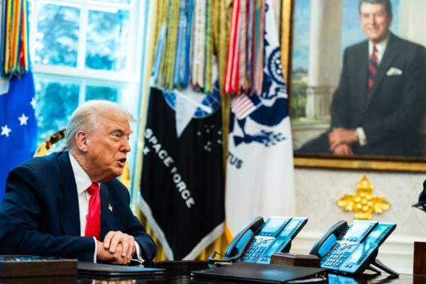 Trump trumpets deal giving US a 10% stake in downtrodden Intel Trump trumpets deal giving US a 10% stake in downtrodden Intel